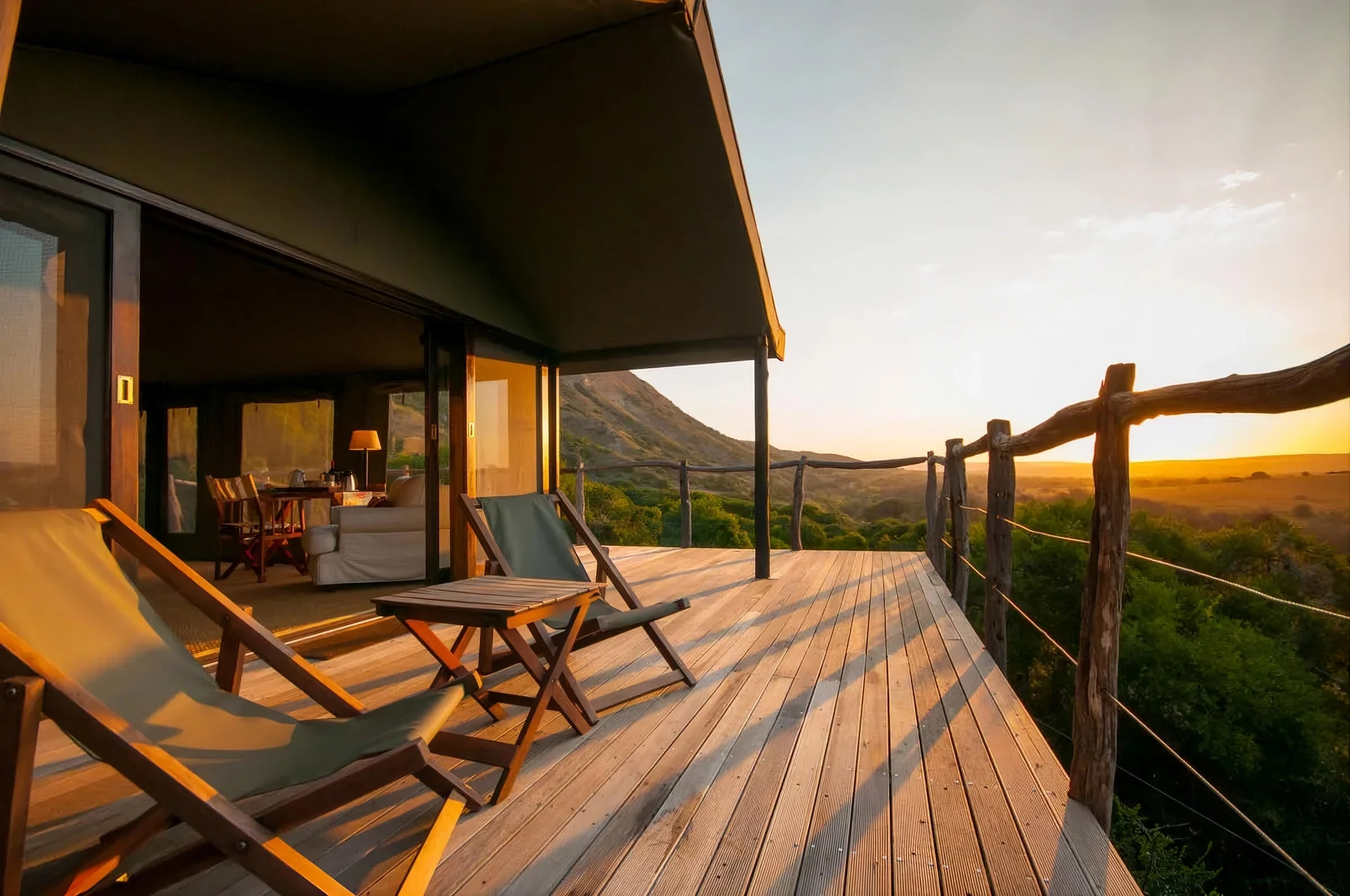 HillsNek Safari Camp in Amakhala